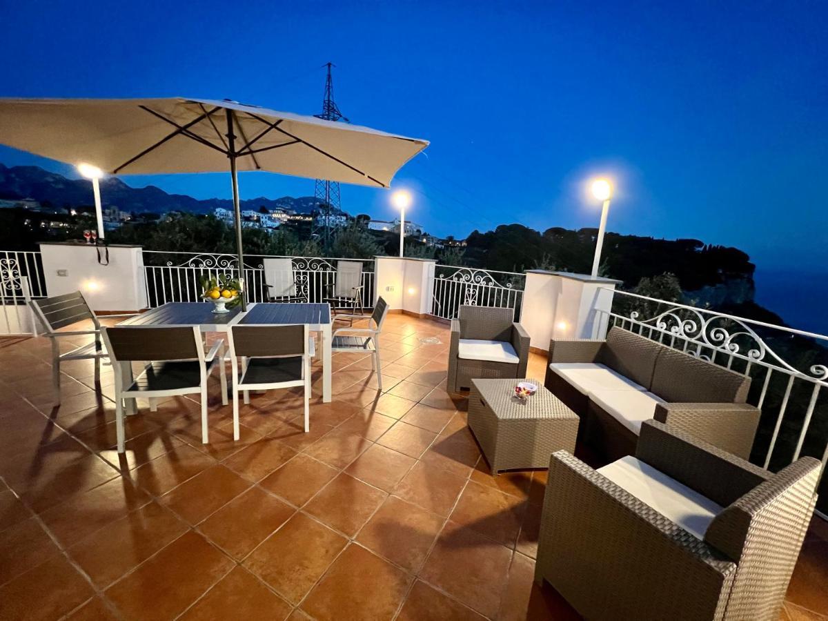 Infinity Experience Casa Vacanza Incantevole Con Terrazzo Scala Exterior foto