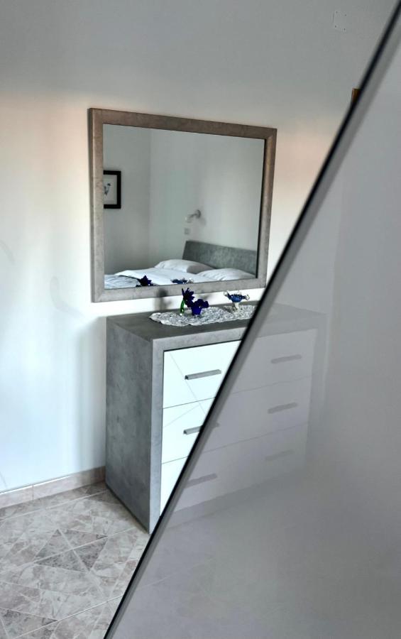 Infinity Experience Casa Vacanza Incantevole Con Terrazzo Scala Exterior foto